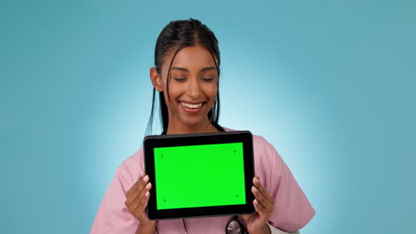 Tablet-grüner-Bildschirm,-Glückliche-Frau