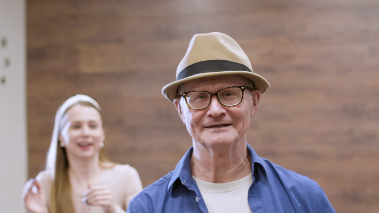 estudiantes en lección de swing