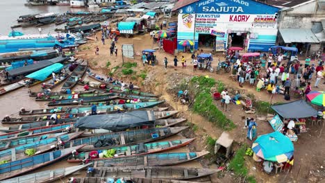 Lancha-Boote-Express-Transport-Und-Angeln-In-Peru,-Pacalpa