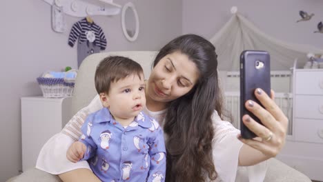 Video-Chat-Madre-Bebé.