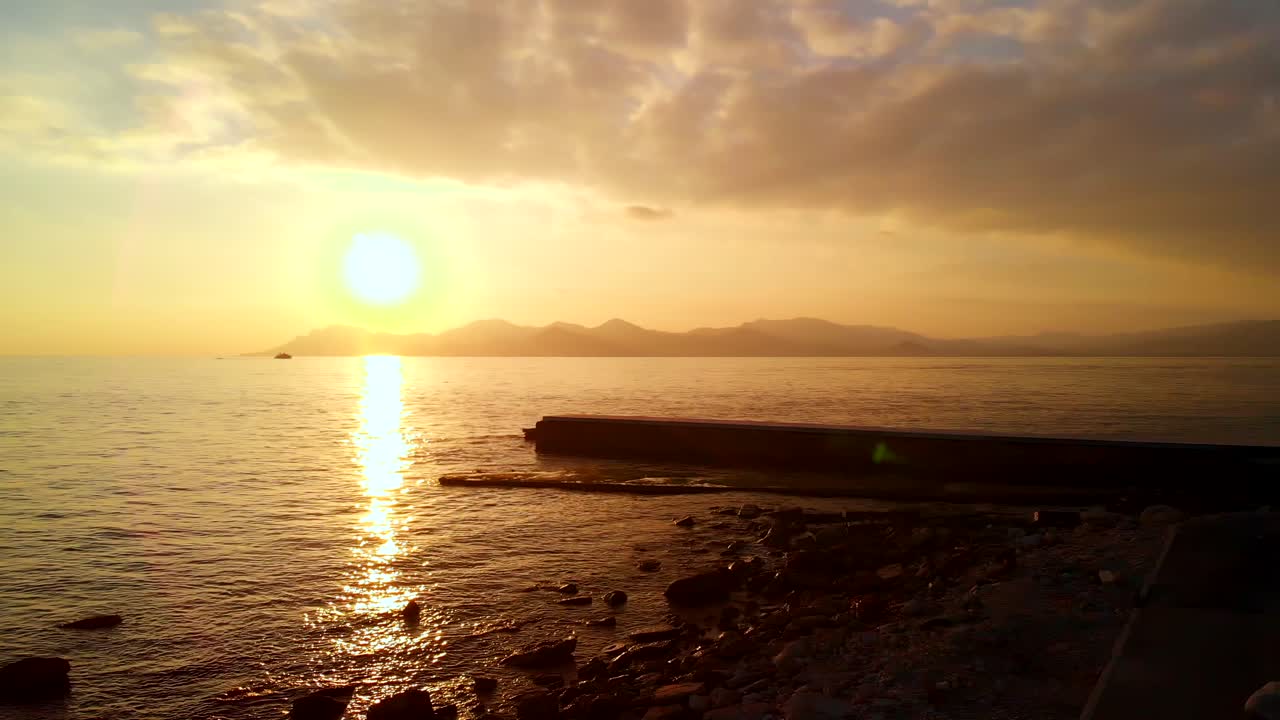 일몰 동안 칸의 공중 촬영