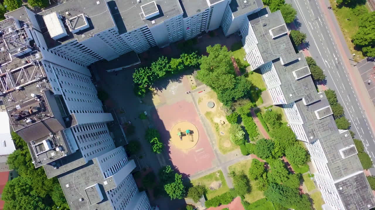 독일 브레멘의 건물과 도시 도로 조감도 - 드론 궤도