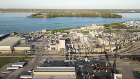 instalaciones de edificios industriales de basf corporation en wyandotte, vista aérea