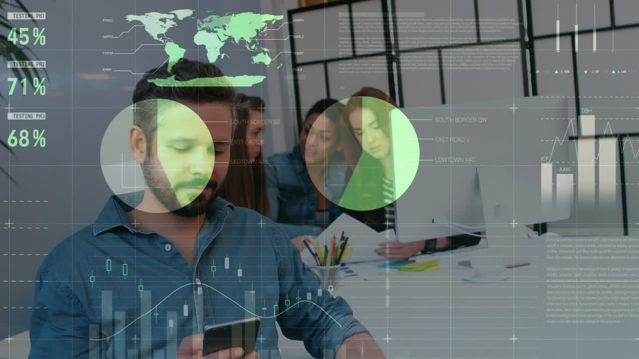 animación de procesamiento de datos estadísticos contra un hombre biracial que usa un teléfono inteligente y sonríe en la oficina