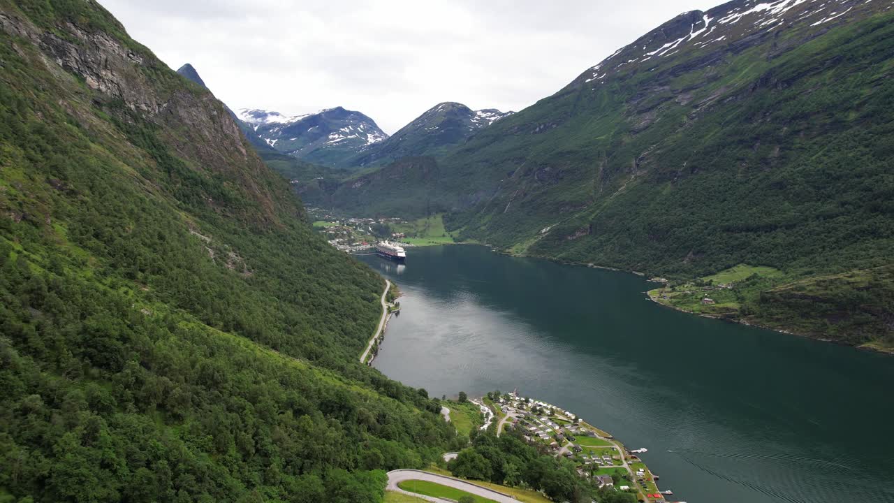 Sorvolo del fiordo di Geiranger