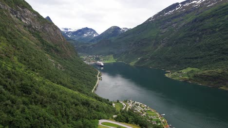 flight over the fjord in gairanger