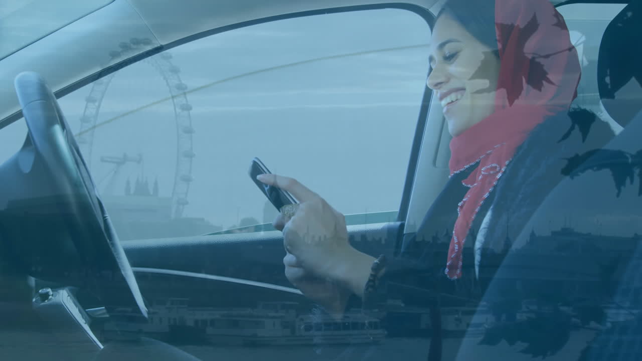 mujer usando el teléfono inteligente y el paisaje urbano