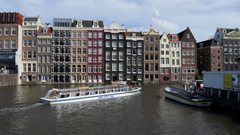 Navigating Amsterdam&#039;s Canals and nice buildings: A Relaxing Cruise