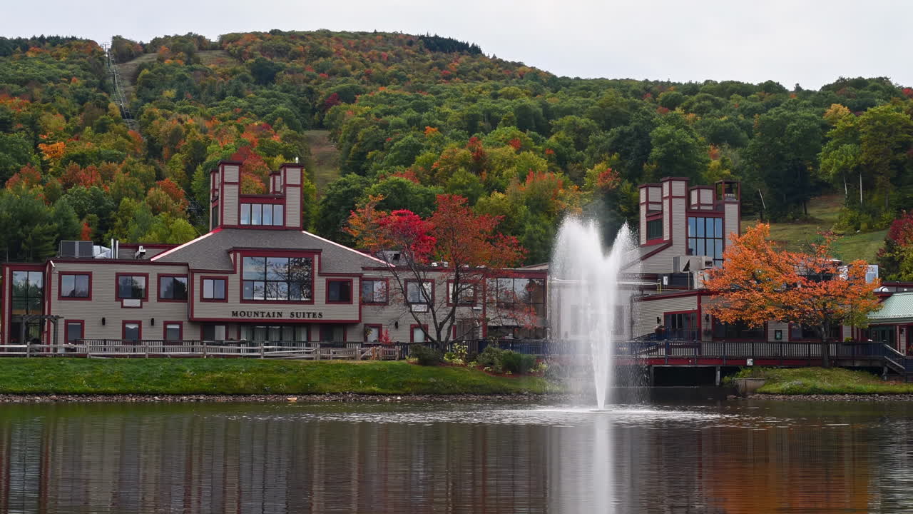 A building next to water in Wachusetts