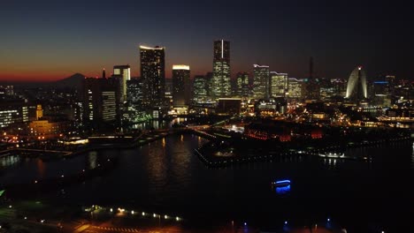 Vista-Nocturna-Aérea-Del-Horizonte-En-Yokohama