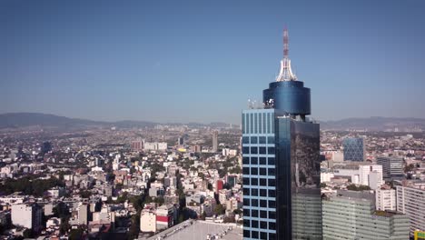 vista orbital panorámica del centro de comercio mundial en la ciudad de méxico en expansión