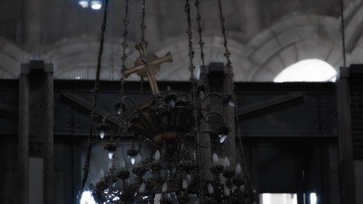 Lampadario appeso nella chiesa