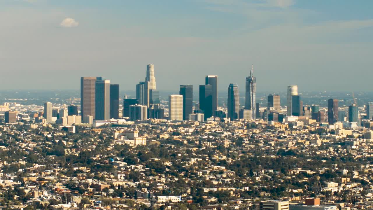 최소한의 스모그가 있는 dtla, 그리피스 천문대에서 촬영