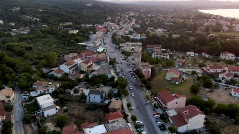 Pueblo-Tradicional-En-El-Norte-De-Corfú-Vista-De-Drones-En-Verano