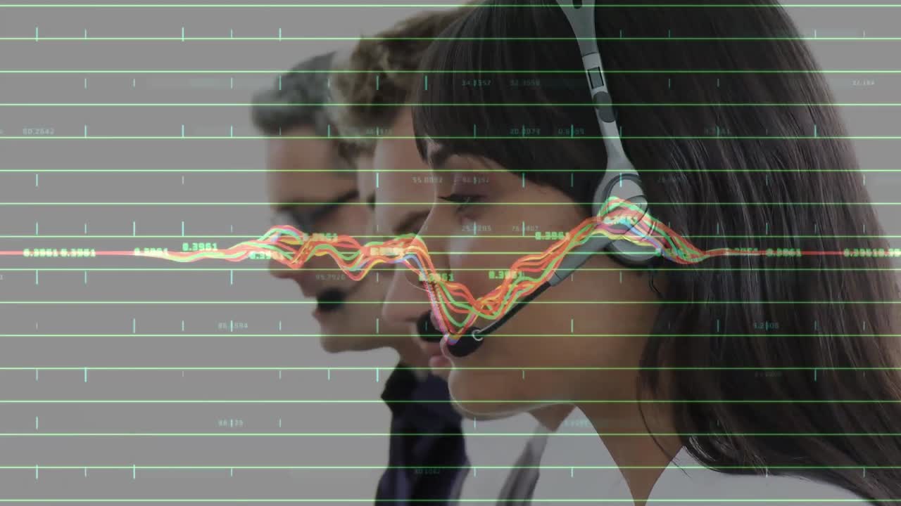 animación del procesamiento de datos sobre personas de negocios que usan auriculares telefónicos