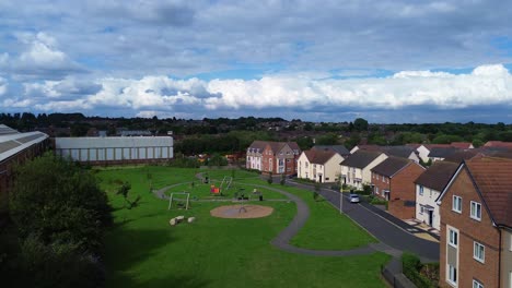 Drone-view-of-Edison-Drive-apartment-complex-in-Rugby,-Warwickshire-in-United-Kingdom