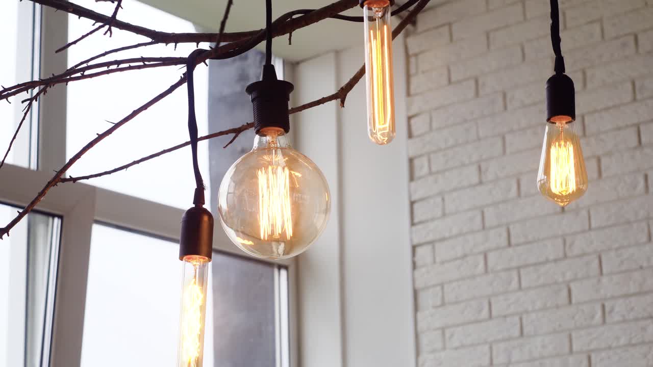 candelabro rústico con bombillas de edison