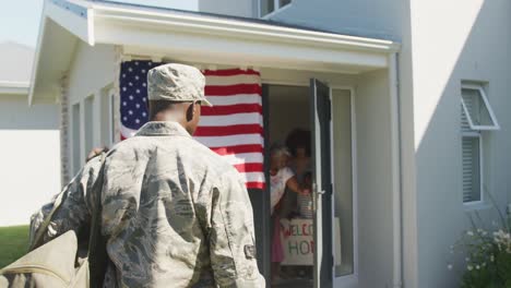 Video-of-african-american-soldier-back-to-his-family