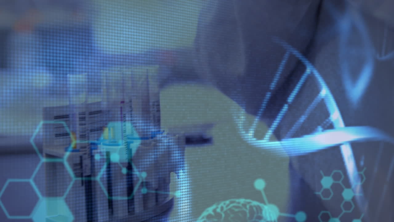 animación de cadenas de adn y procesamiento de datos científicos sobre el hombre trabajando en el laboratorio