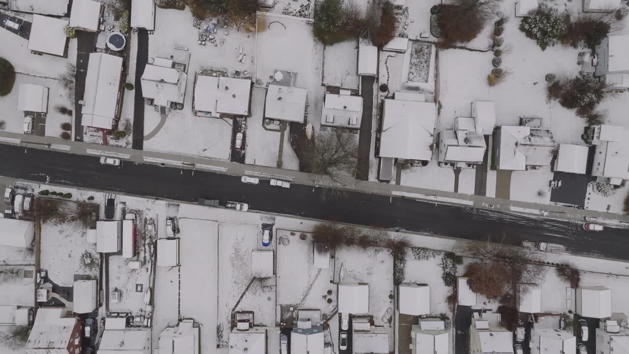 뉴욕의 빙엄턴에 있는 집들의 공중 풍경, 겨울날 웨스트엔드에서 찍은 사진.