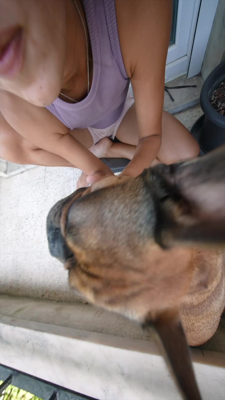 개를 키우는 여자