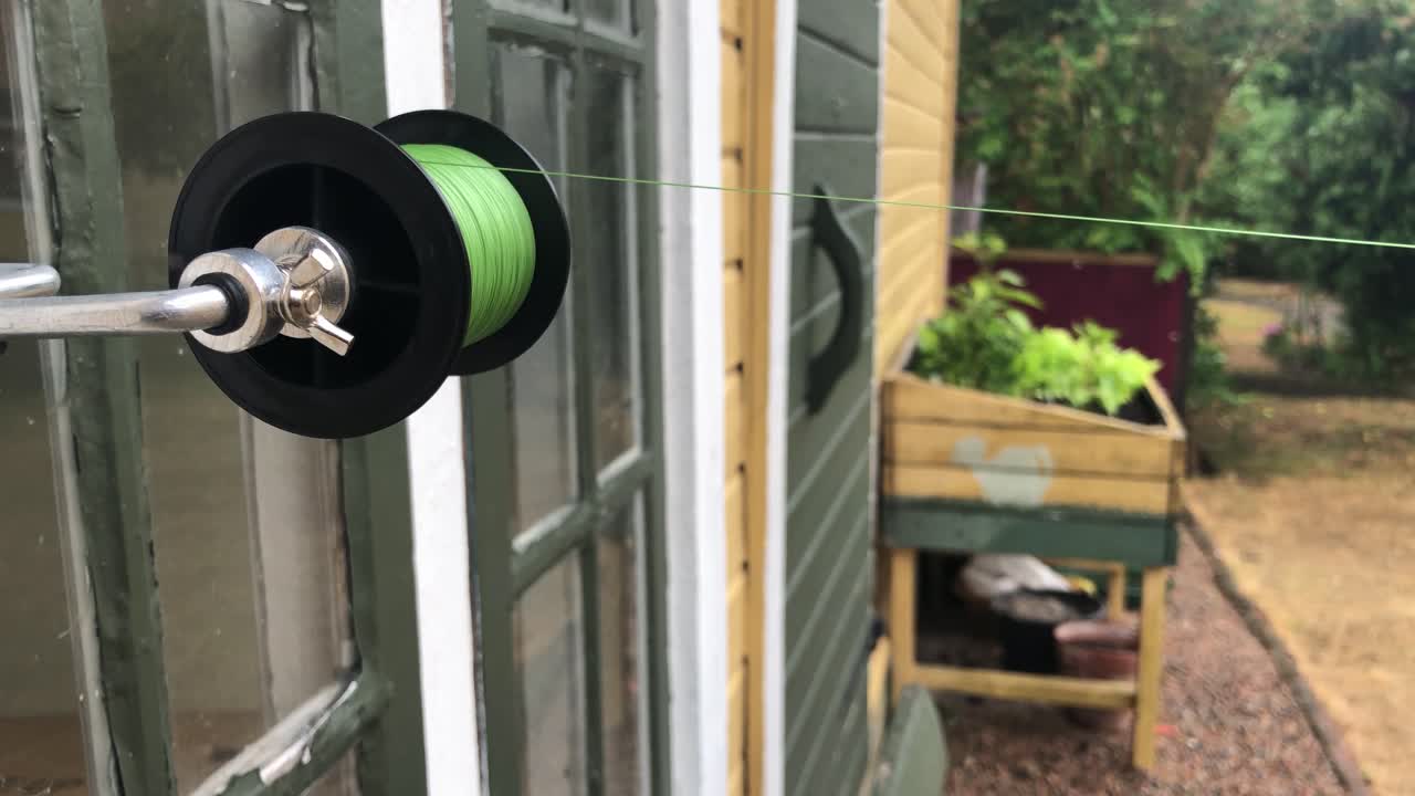 낚싯대를 위한 새 줄 회전