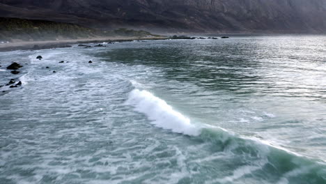 Olas-Suaves-En-Una-Noche-Perfecta