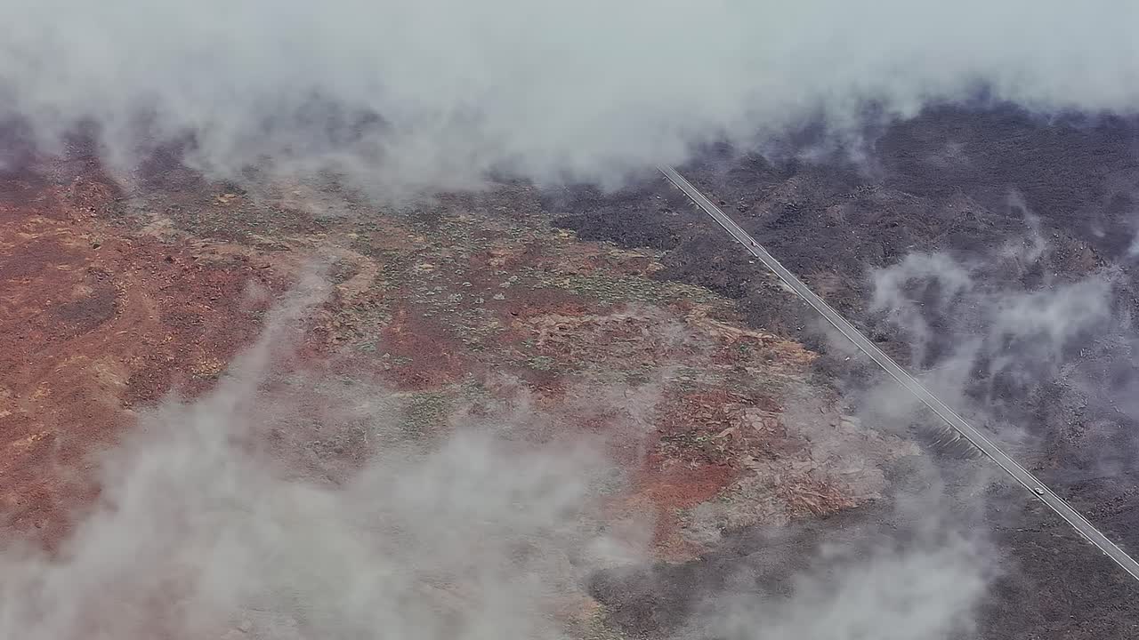 Esplorando il paesaggio vulcanico dell'isola di Tenerife, in Spagna