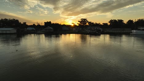 Amanecer-Sobre-Bayou-Des-Germans-Luisiana