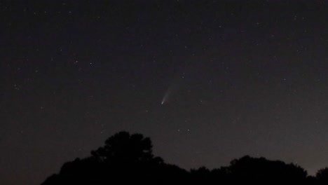 time lapse comet neowise cars going by on the street with lights on