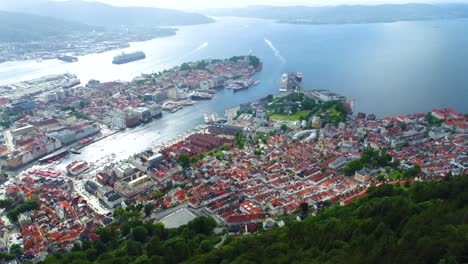 Bergen-Es-Una-Ciudad-Y-Municipio-De-Hordaland,-En-La-Costa-Oeste-De-Noruega.-Bergen-Es-La-Segunda-Ciudad-Más-Grande-De-Noruega.