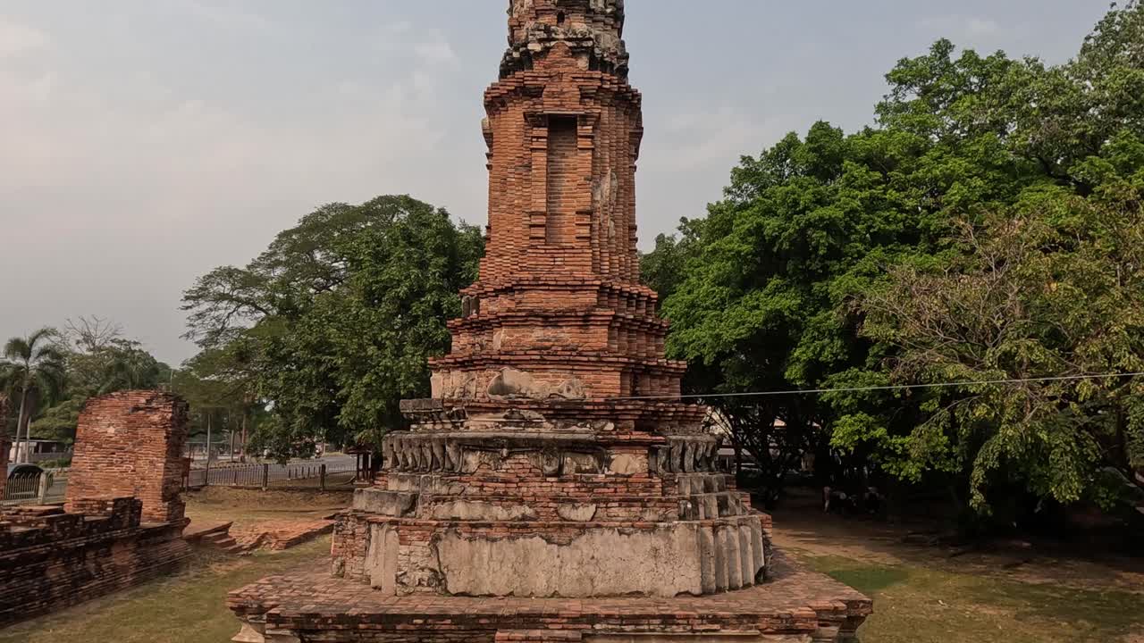 vista panorámica lenta de las ruinas del templo histórico