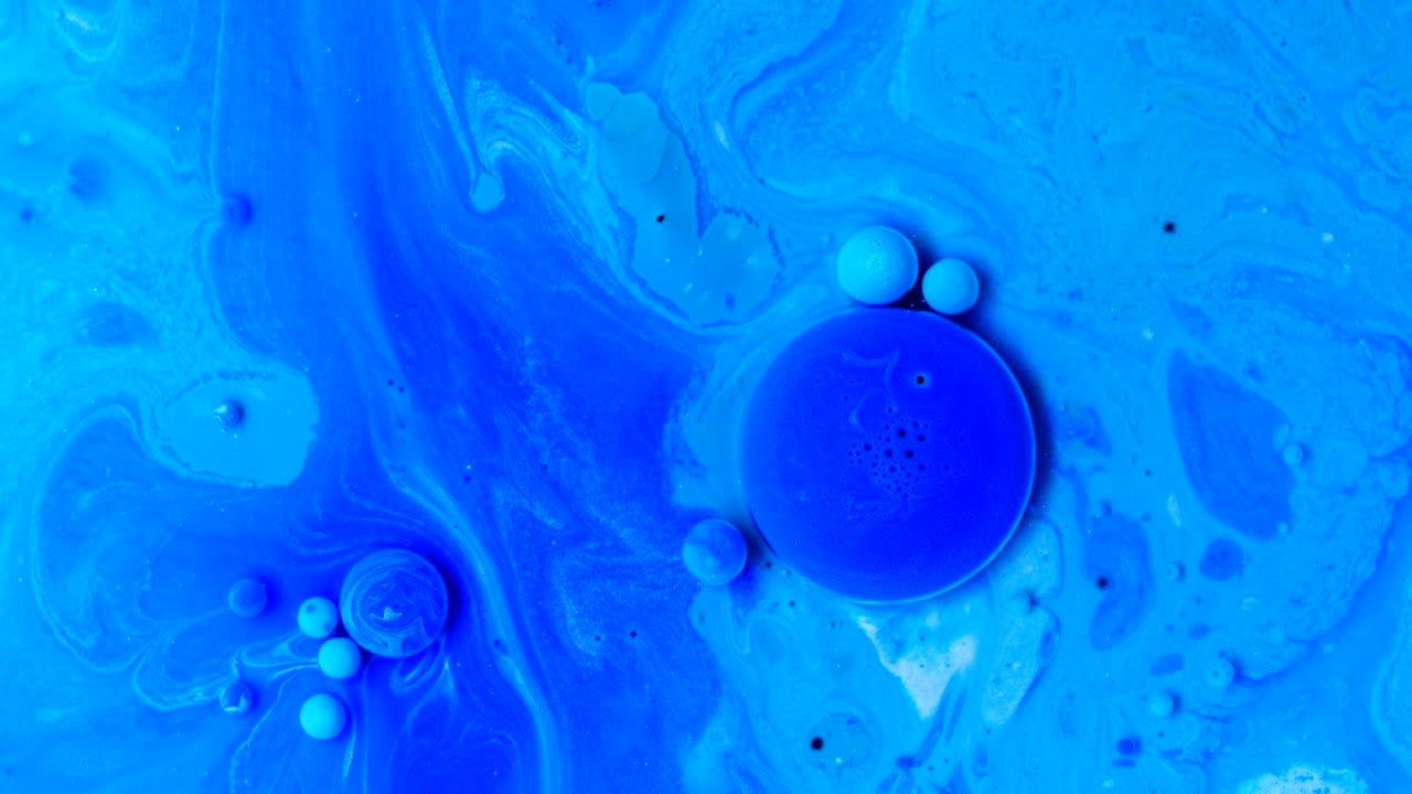 Colores en movimiento, efecto líquido, burbujas de jabón.