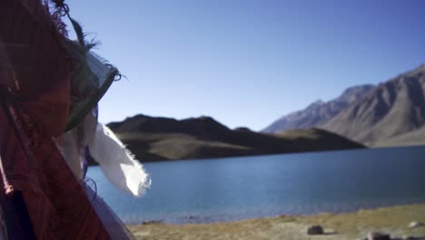 Der-Schöne-Chandra-Taal-Oder-Chandra-Tal-Ist-Ein-See,-Der-Auch-Als-Mondsee-Bekannt-Ist,-Im-Lahaul-teil-Des-Lahul--Und-Spiti-distrikts-Von-Himachal-Pradesh