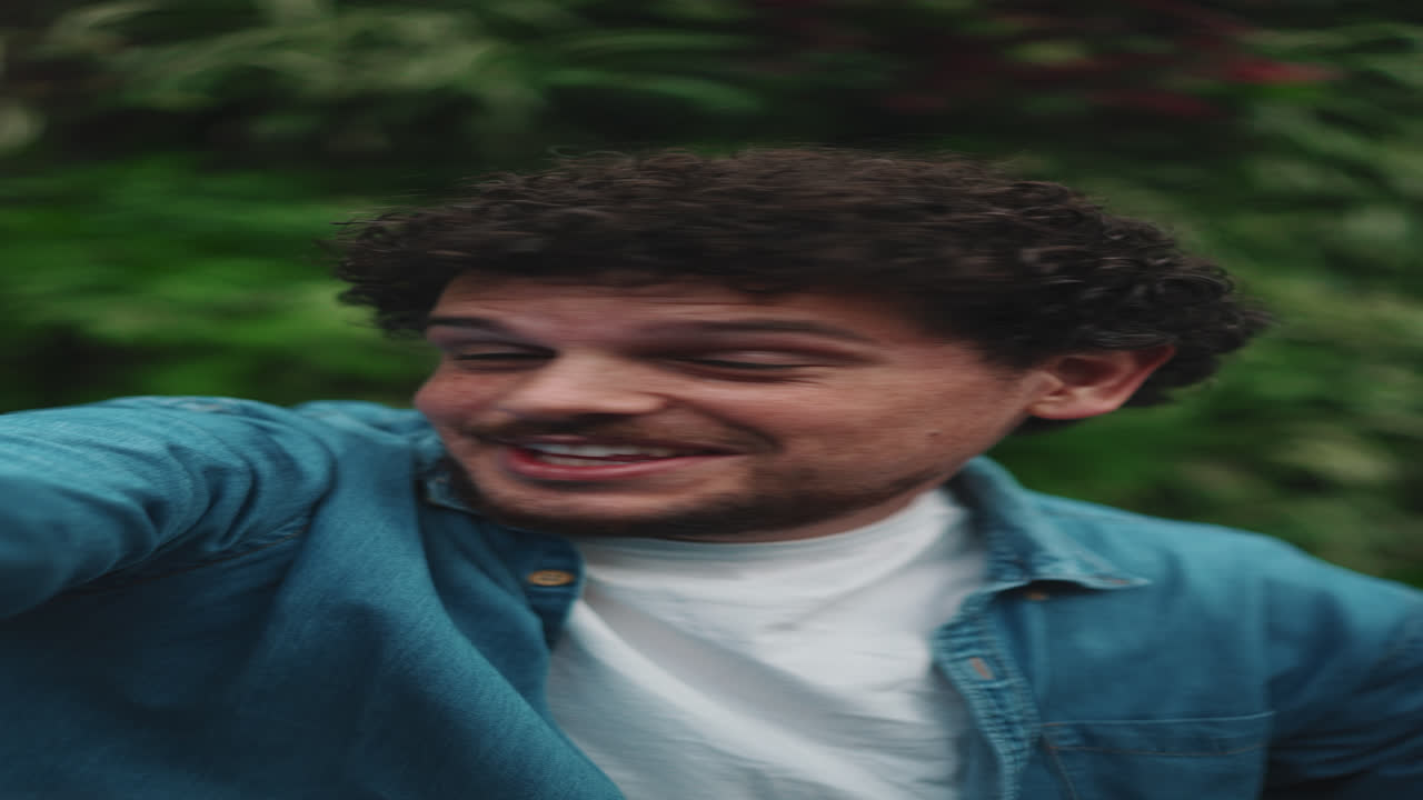 Retrato de un hombre sonriente