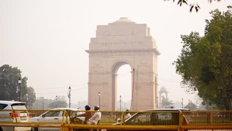 Side-shot-of-India-gate