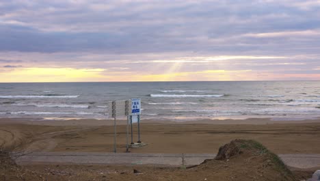 Sonnenuntergang-über-Dem-Chirihama-Driving-Beach-In-Japan