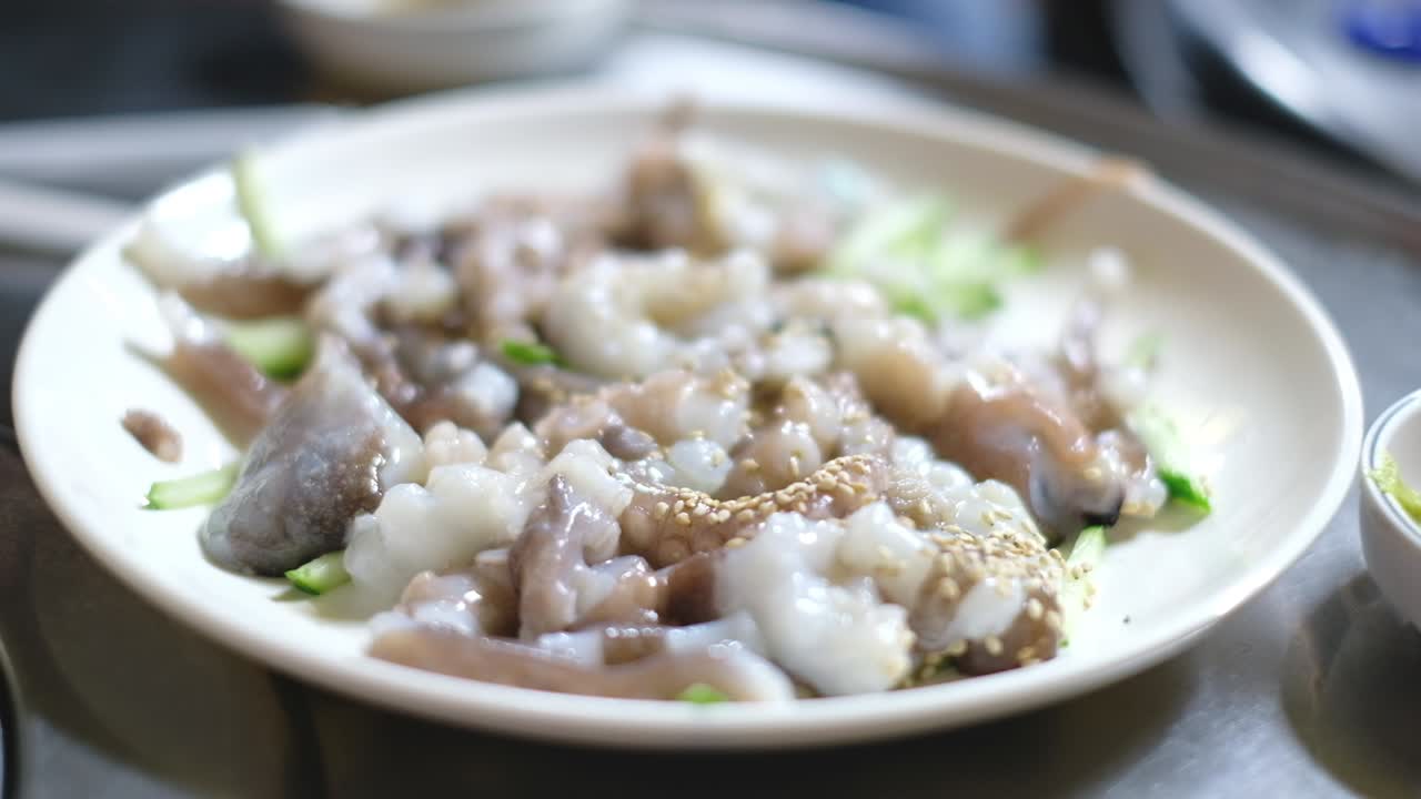 사나크지 (sanakji) - 문어의 타클 (tentacles)