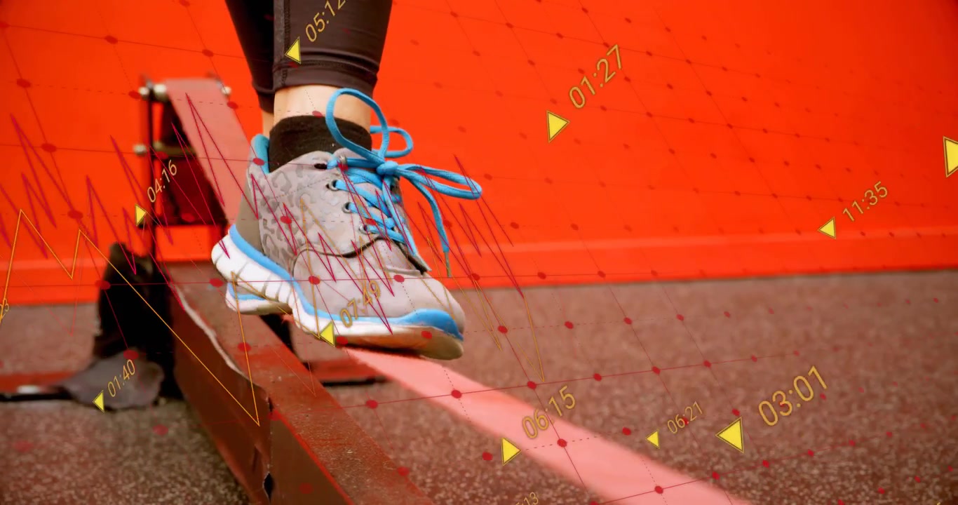 Appassionato di fitness che sale su una trave avviando un test di equilibrio, tracciando l'andatura con marcatori e nodi