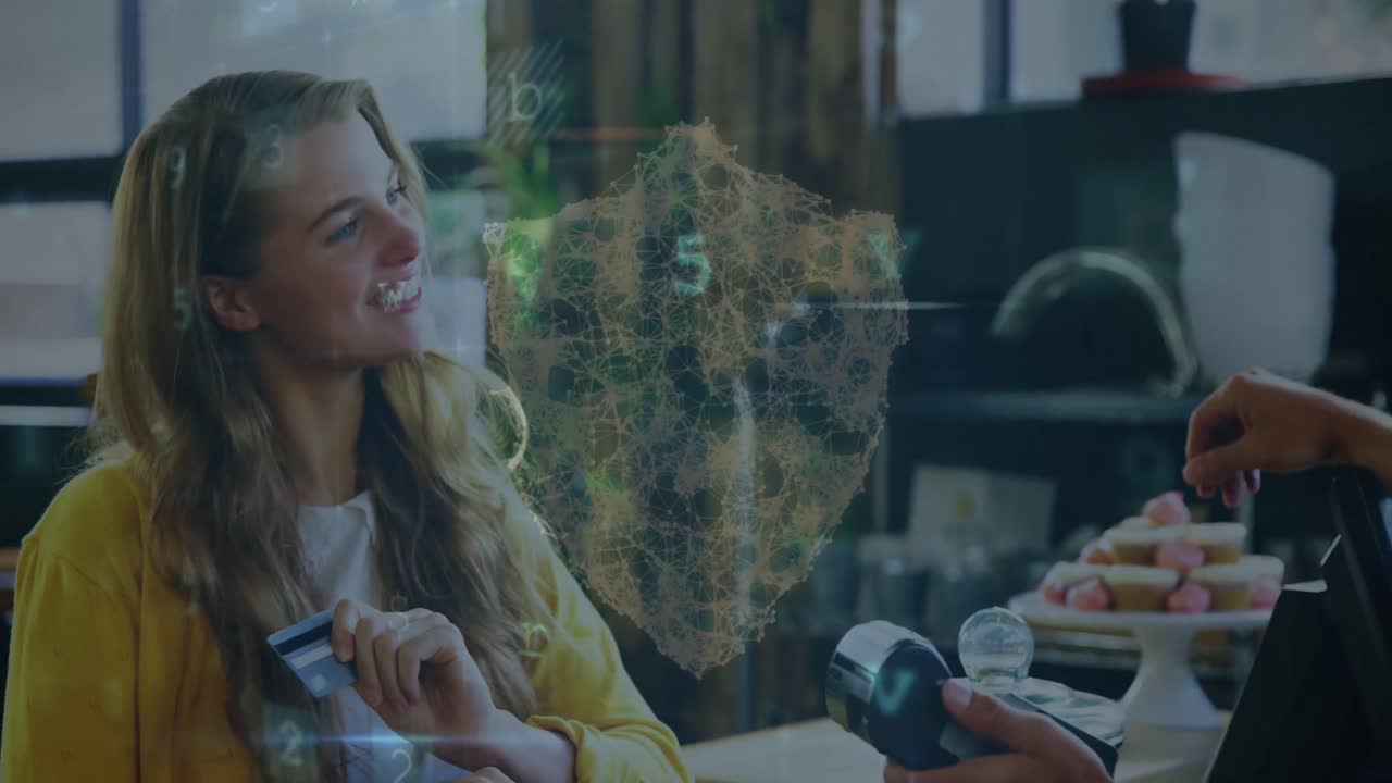 анимация значка щита и предупреждение о кибератаке над различными людьми, оплачивающимися кредитной картой