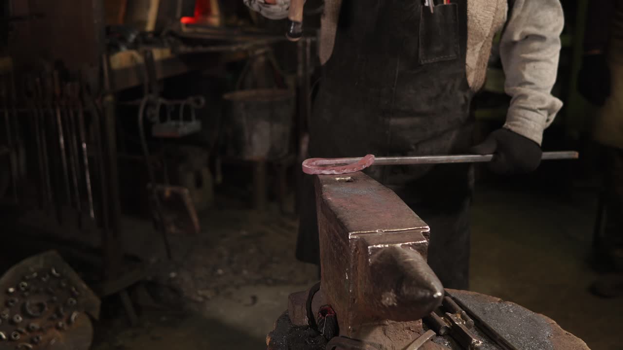 herrero en el trabajo