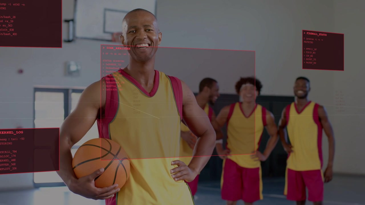 Jugador masculino posando sosteniendo balón de baloncesto, iniciando paneles HUD rojos sobre el torso resaltando estadísticas del equipo