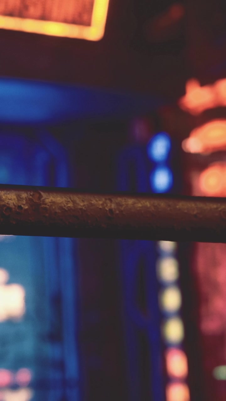 Una discoteca cobra vida con vibrantes luces de neón
