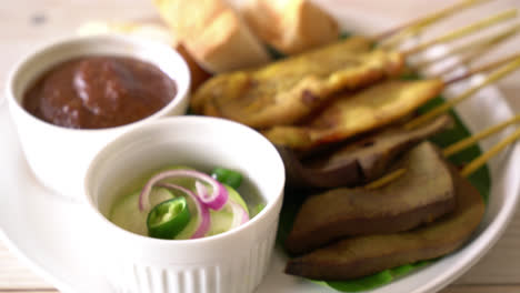 Pork-Satay-and-Liver-Satay-with-Bread-and-Peanut-Sauce