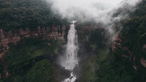 Spektakuläre-Aussicht-Auf-Salto-Del-Tequendama-In-Der-Nähe-Von-Bogota,-Kolumbien