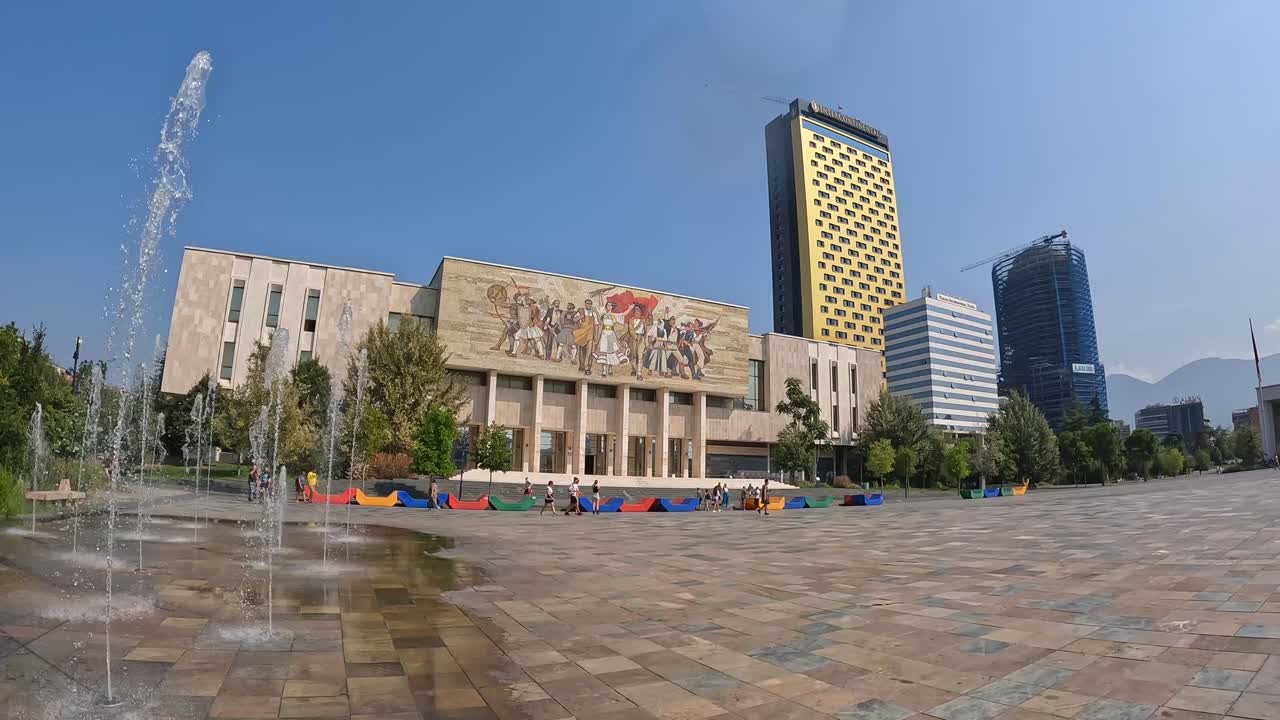 Plaza de Skanderbeg en Tirana, Albania