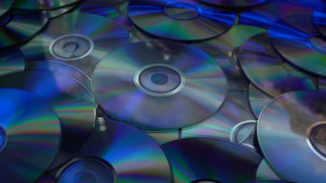 reflejos azules en la parte trasera de los cd