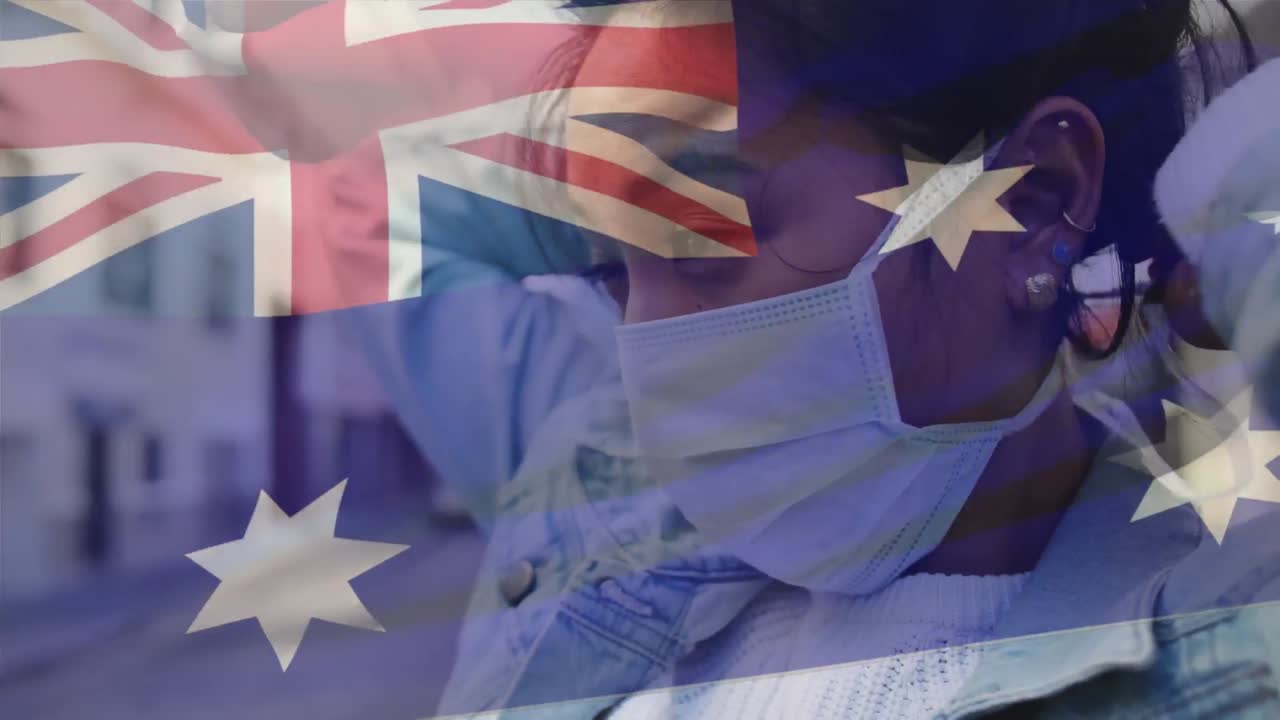 도시 거리에서 얼굴 마스크를 착용 한 아프리카계 미국인 여성 위에 흔들리는 오스트레일리아 발의 애니메이션