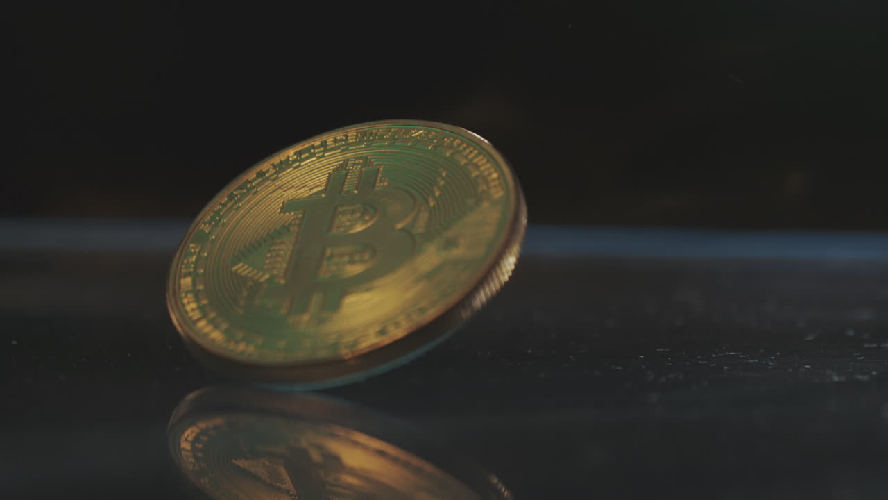 moneda de criptomoneda en llamas