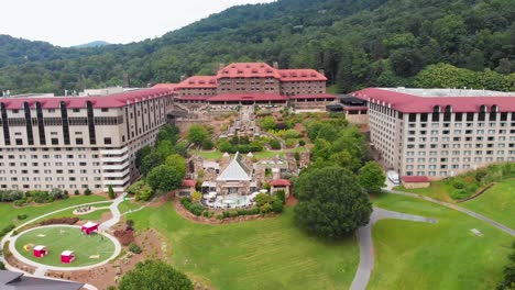 4K-Drone-Video-of-Historic-Grove-Park-Inn-in-Asheville,-NC-on-Sunny-Summer-Day-1